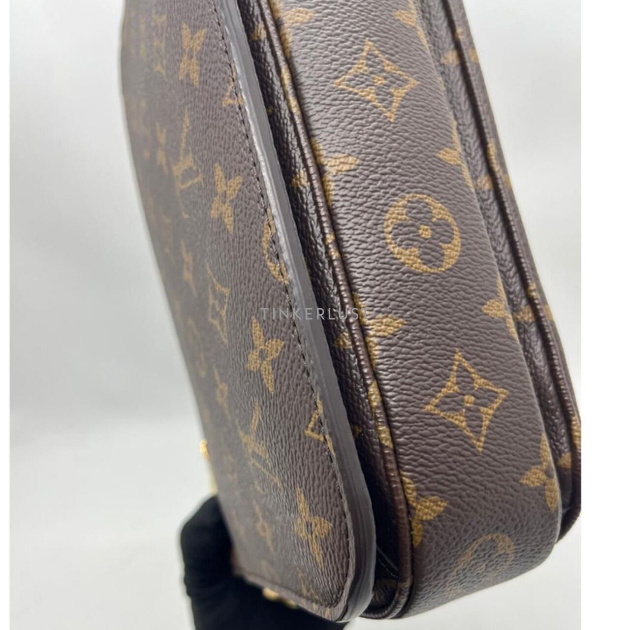 Louis Vuitton Metis Monogram Chip 2022 Satchel