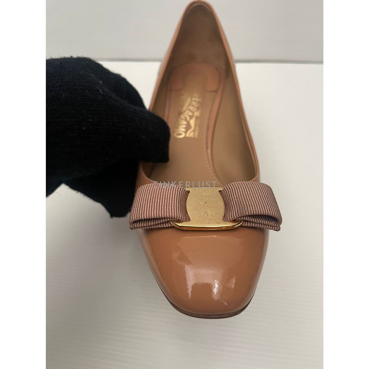 Salvatore Ferragamo Varina Nude Patent Heels