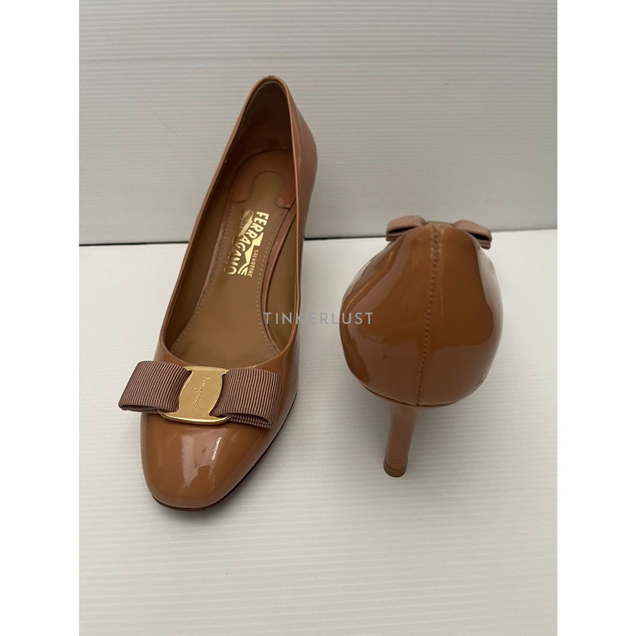 Salvatore Ferragamo Varina Nude Patent Heels