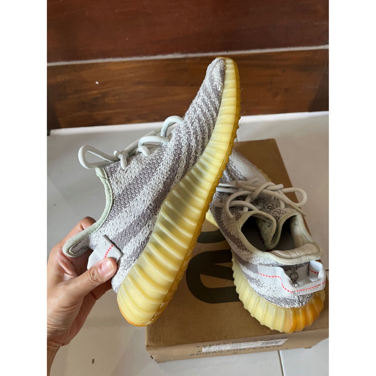 Yeezy Boost 350 V2 Blutin