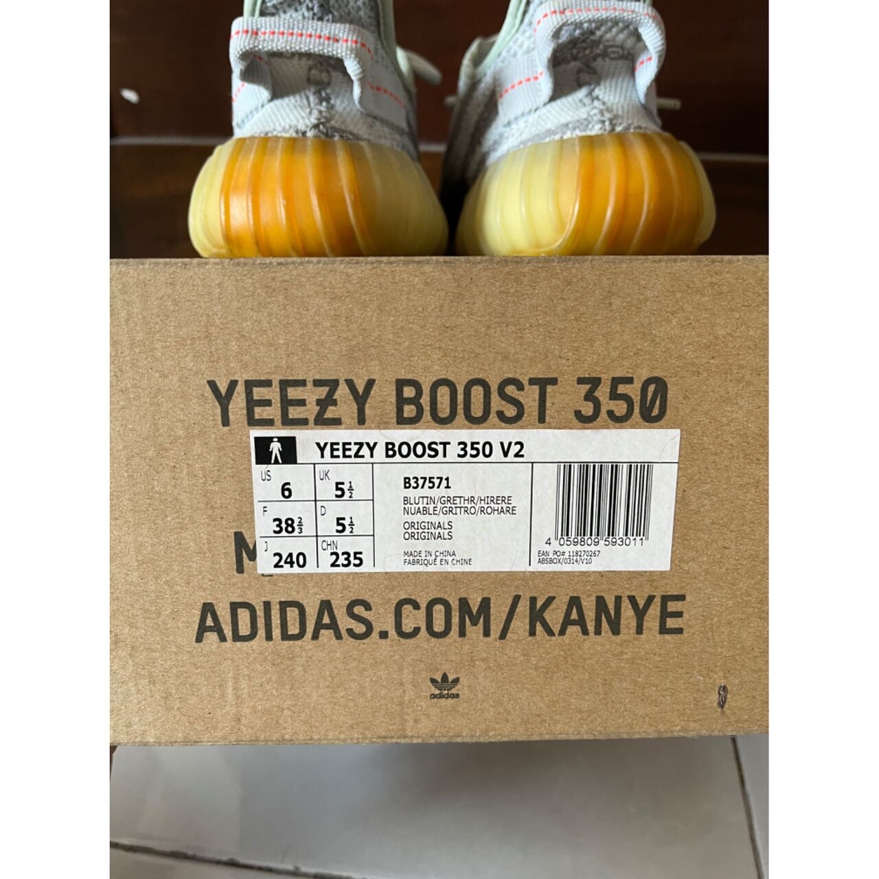 Yeezy Boost 350 V2 Blutin