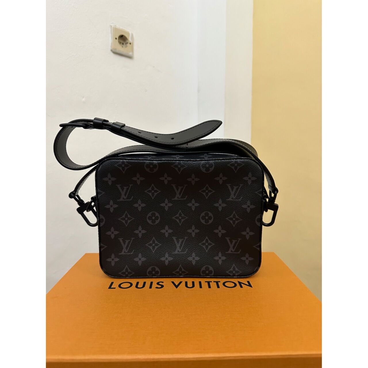 Louis Vuitton Streamer Messenger Monogram Eclipse Black Shoulder Bag