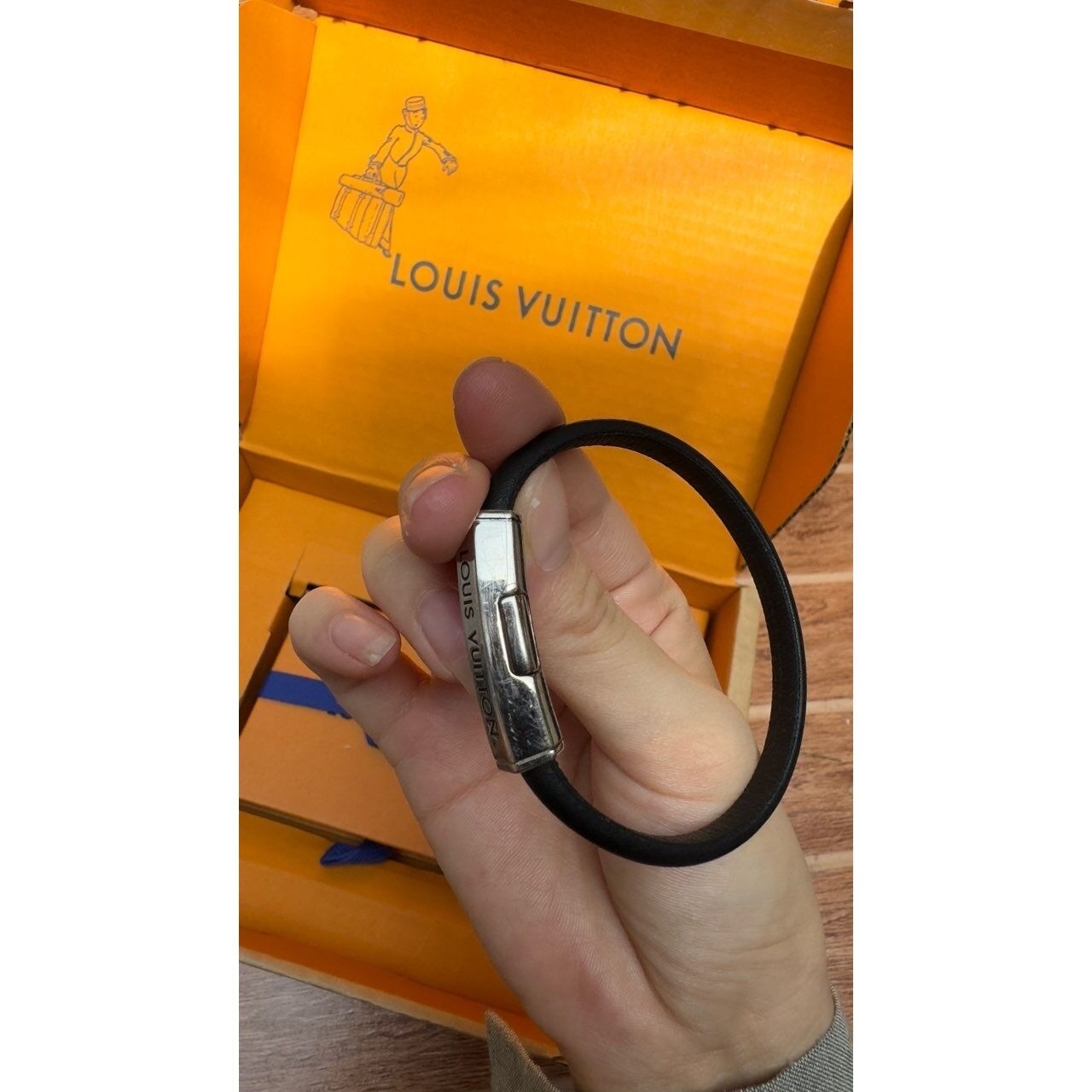 Louis Vuitton Black Clip It Bracelet