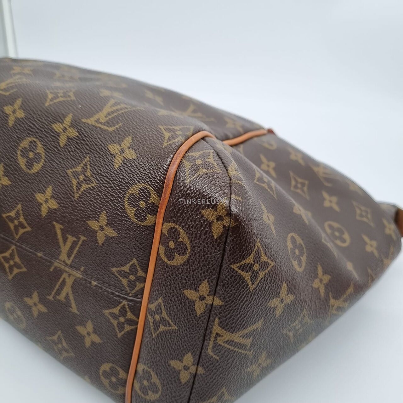 Louis Vuitton Totally Monogram MM 2010 Shoulder Bag